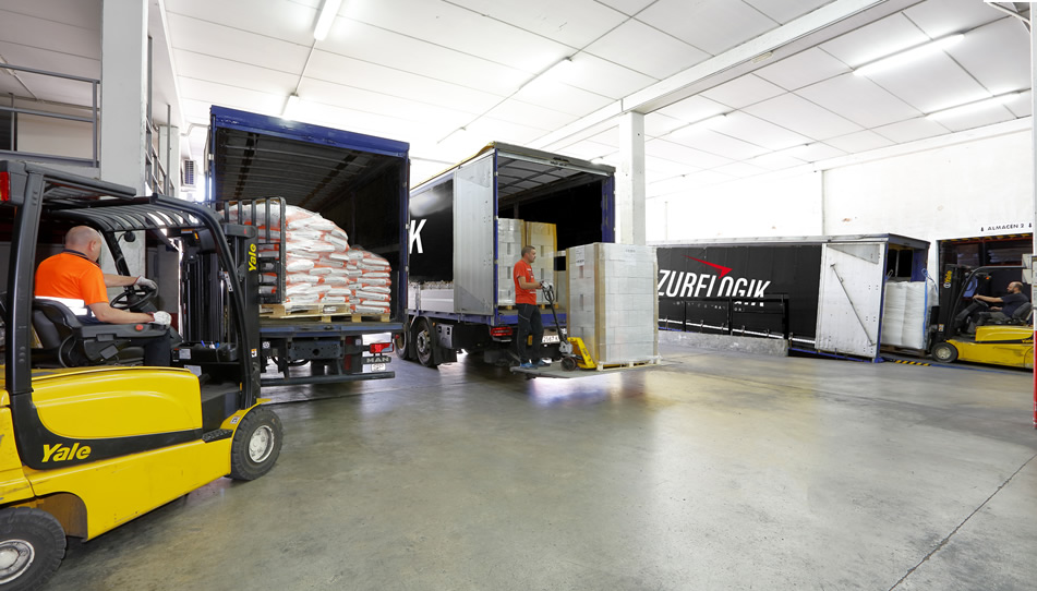 Comprehensive solutions in the areas of logistics, storage and JUST-IN-TIME services